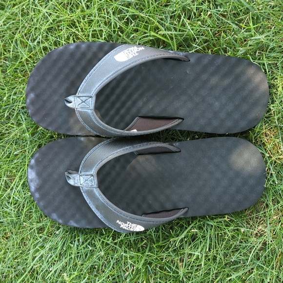 Men's 11 North Face Sandals - Picture 4 of 5